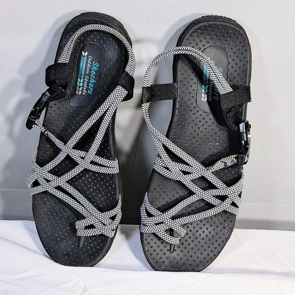 Skechers Women's Size 8 Adjustable Quick Release Black w/ Gray Straps Sandals
